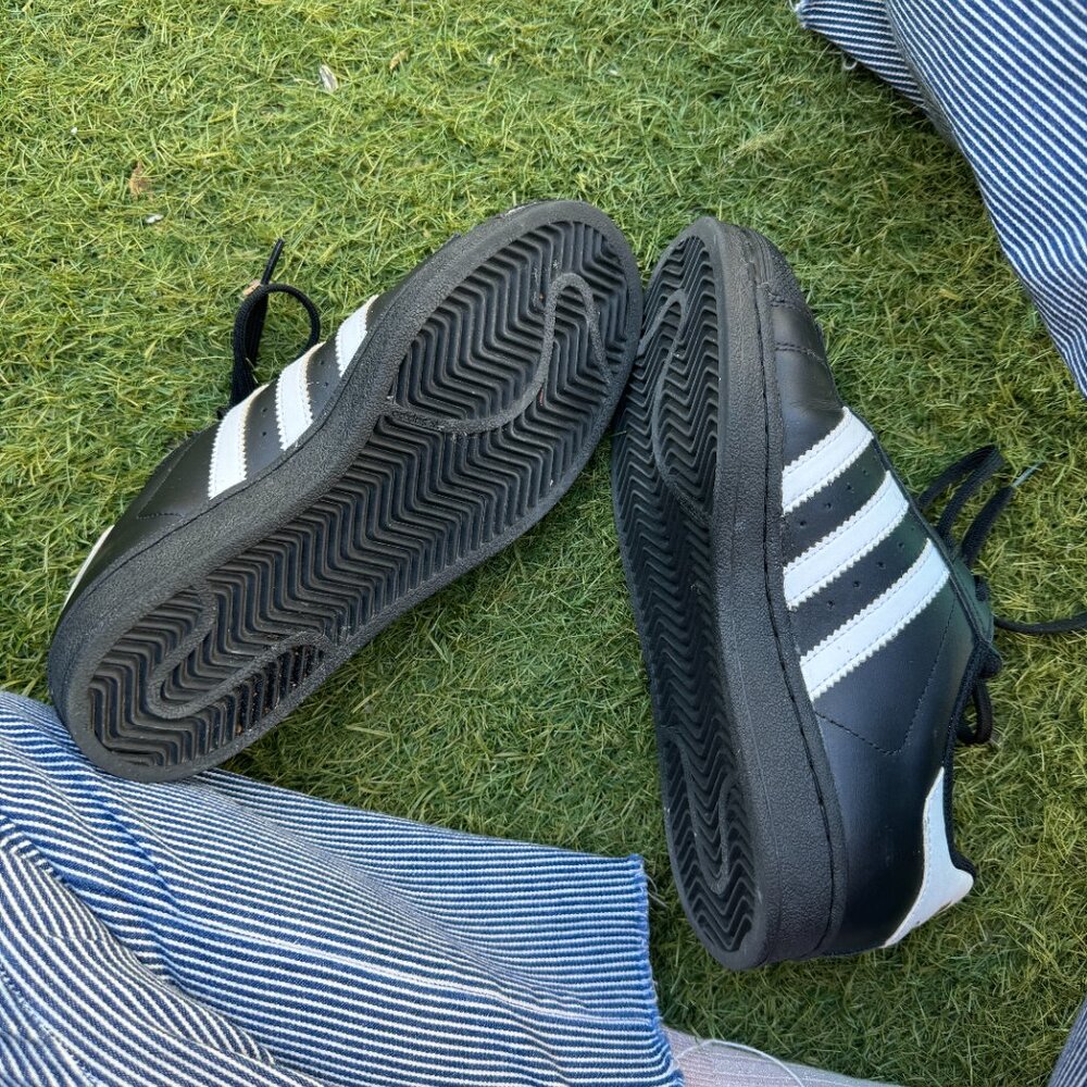 Shelltoe Black Adidas - Picture 7 of 11